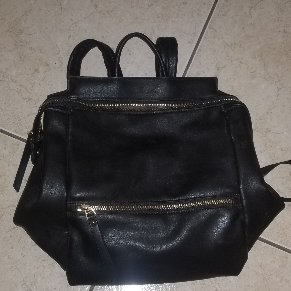 Urban Expressions Chandler Black Gold Backpack